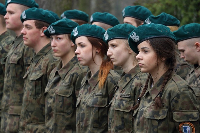 Obchody 76. rocznicy mordu katyńskiego - Elbląg
