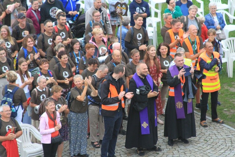 Pielgrzymka. Wejście na szczyt - cz. 1