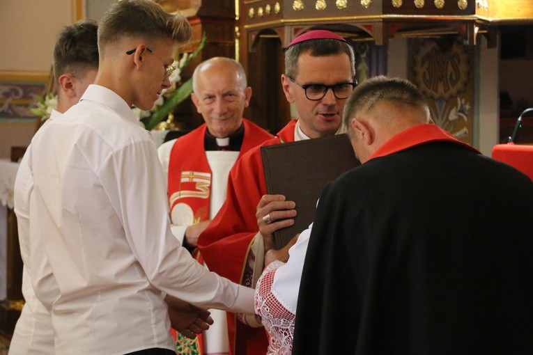 Szyszki. Poświęcenie odnowionego wnętrza kościoła