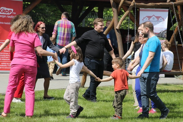 Sikórz. Piknik w Leonianum