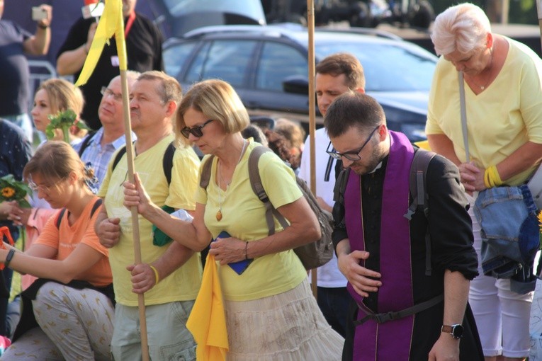 Pielgrzymka na Jasną Górę. Wejście na szczyt