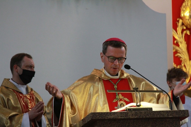 Skępe. Jubileusz parafii i konsekracja ołtarza