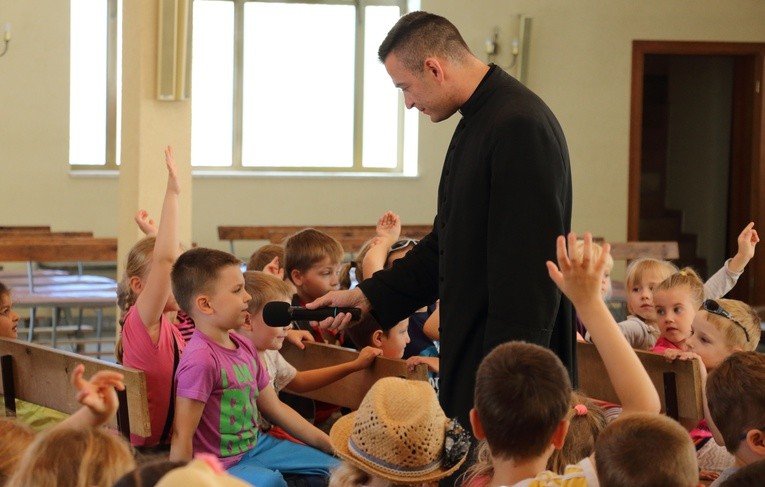 Błogosławieństwo przed wakacjami - parafia Nad Jarem