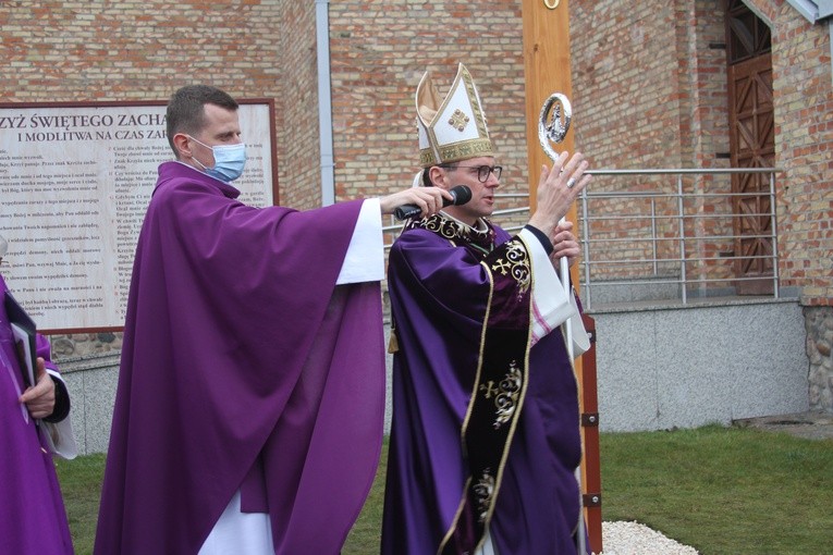 Ciechanów. Poświęcenie krzyża morowego