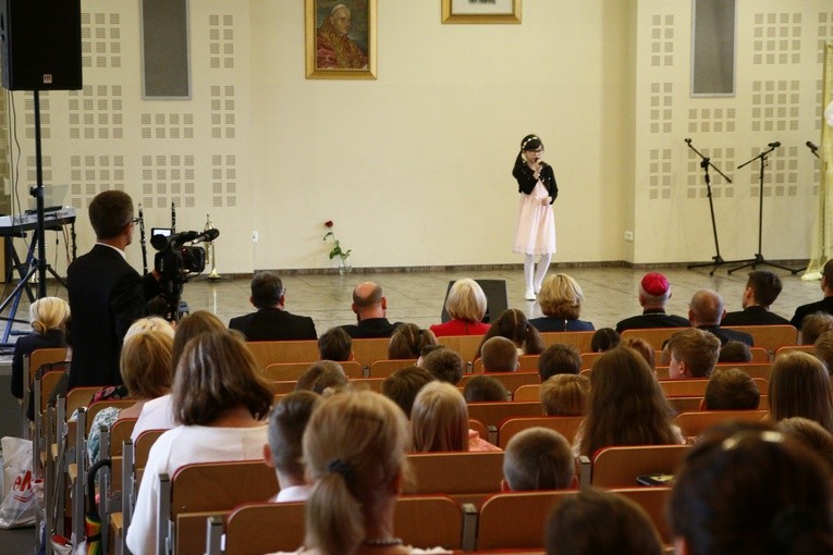 Gala konkursu "Pieśń niesiemy w darze"