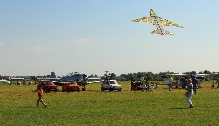 Rodzinny piknik lotniczy