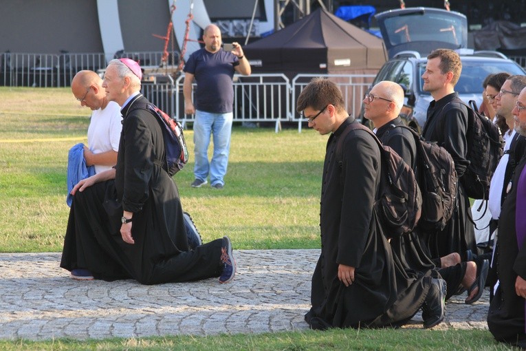 Pielgrzymka na Jasną Górę. Wejście na szczyt