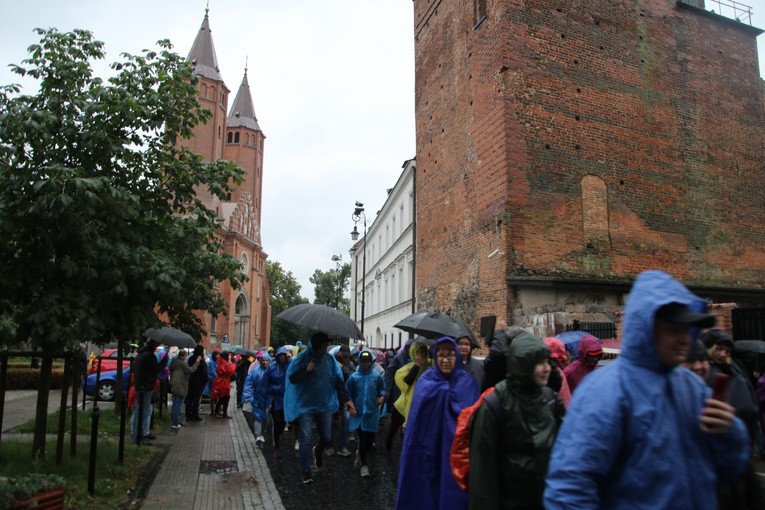 Pielgrzymka na Jasną Górę. Wyjście z Płocka cz.1