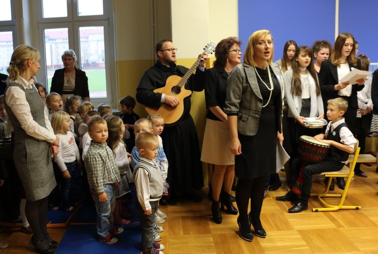 Symbole ŚDM - Stowarzyszenie Przyjaciół Szkół Katolickich