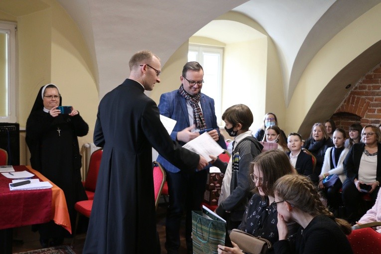 Ratowo. Konkurs recytatorski