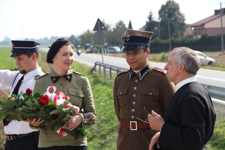 Odsłonięcie pomnika w Radłowie