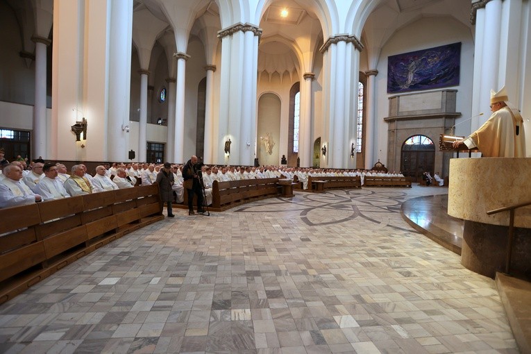 Msza krzyżma świetego w katedrze