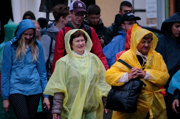 Pielgrzymka do sanktuarium w Piasecznie 