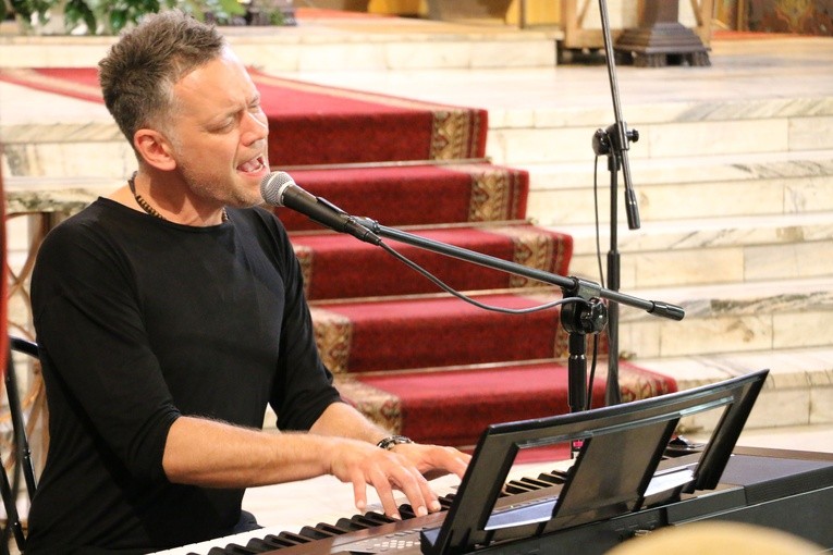Ciechanów. Koncert papieski w farze