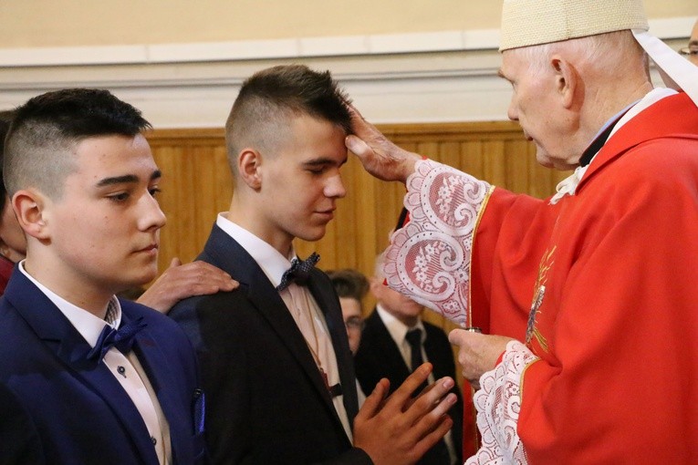 Bierzmowanie w makowskiej farze