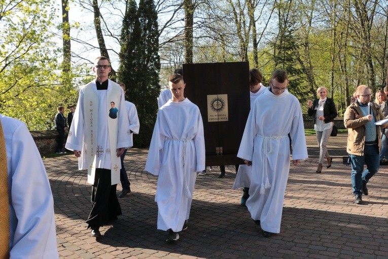 Karniewo. Nawiedzenie w parafi pw. Wszystkich Świętych
