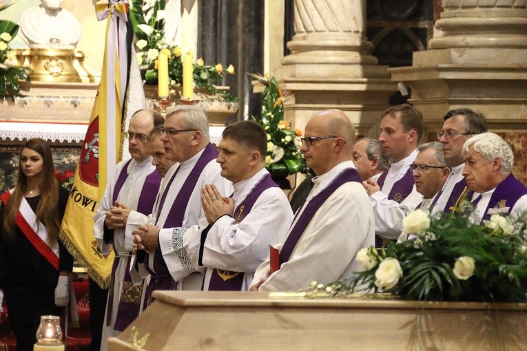 Pogrzeb ks. Mieczysława Turka - Msza św.