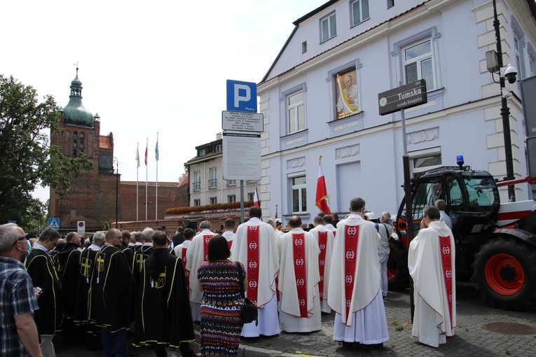 Płock. Poświęcenie mozaiki w oknie papieskim