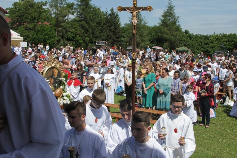 Ministranci i dzieci komunijne w Czerwińsku