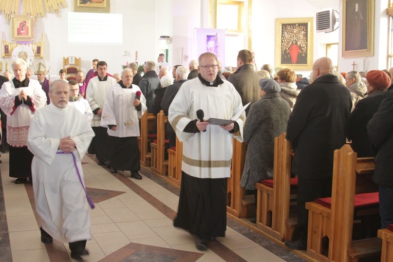 Symboliczny grób biskupów męczenników w Działdowie