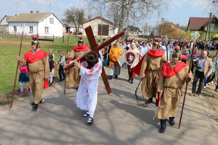 Droga Krzyżowa w Bogatem
