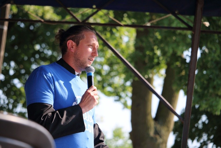 Uwielbienie w Ryjewie