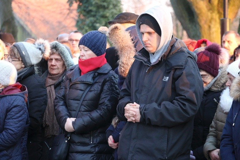 Jegłownik - Droga Krzyżowa ulicami miejscowości