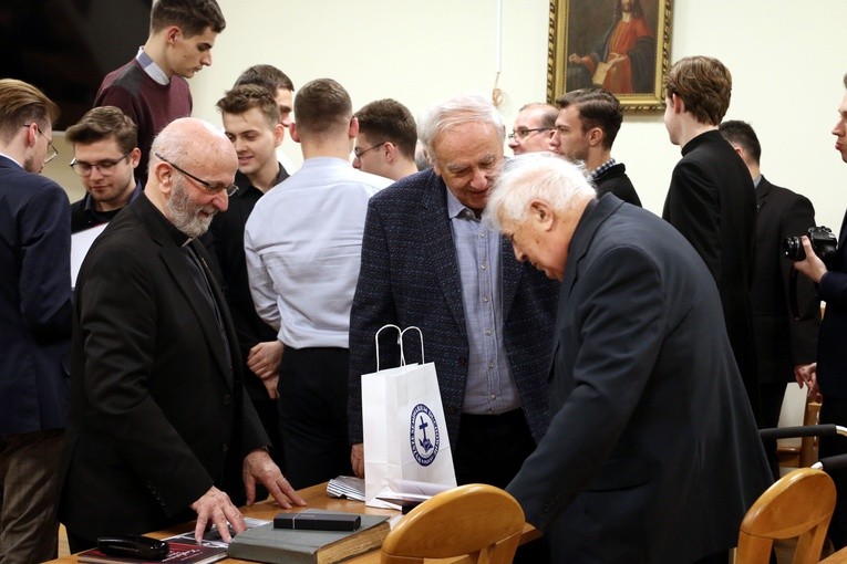 Płock. Promocja książki ks. A. Kondrackiego