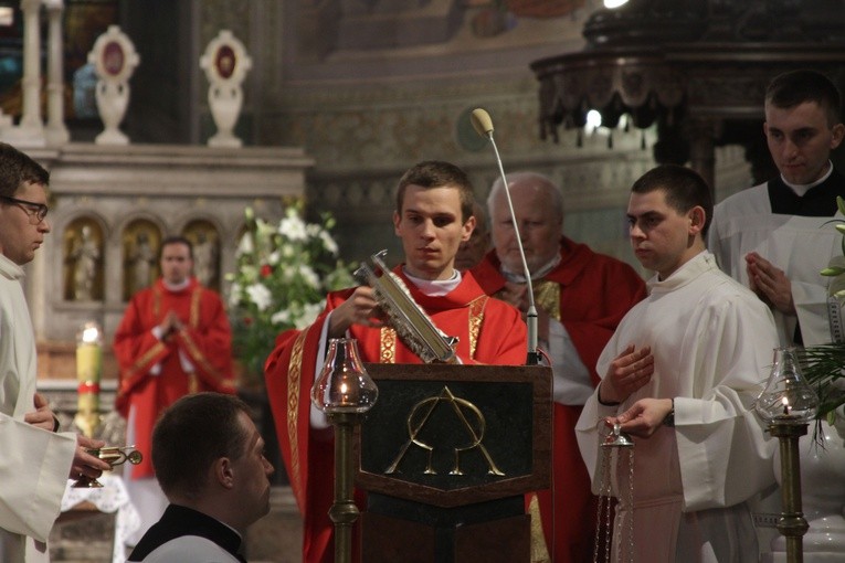 Płock. Wigilia Zesłania Ducha Świętego