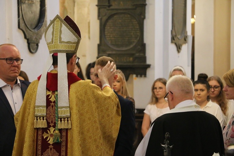 Krasne. Poświęcenie odnowionego ołtarza