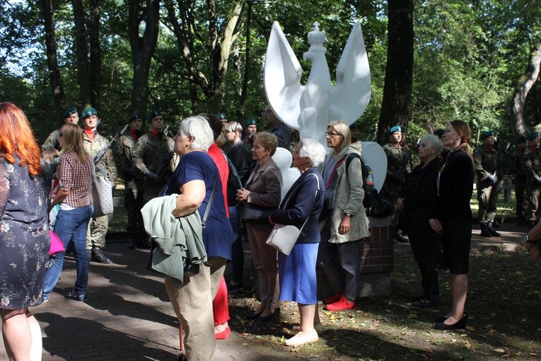Pochówek obrońców Modlina z 1939 roku