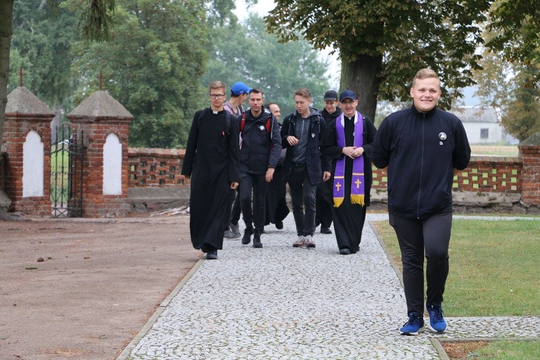 II Młodzieżowa Płońska Piesza Pielgrzymka do Czerwińska n. Wisłą
