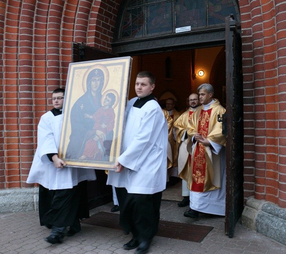 Symbole ŚDM - Katedra św. Mikołaja, dzień drugi 