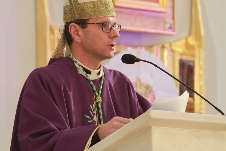 Symboliczny grób biskupów męczenników w Działdowie