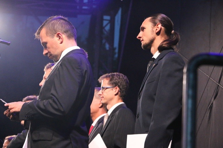 Czerwińsk n. Wisłą. Koncert jubileuszowy w przyklasztornych ogrodach