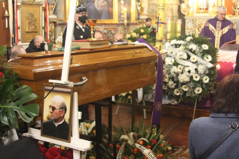 Brwilno k. Płocka. Pożegnanie ks. kan. Henryka Lipki