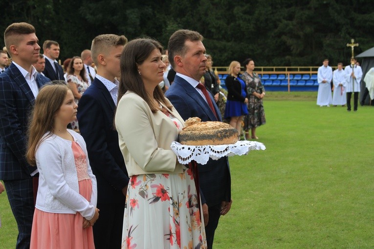 Karniewo. Dożynki diecezjalne cz. 1
