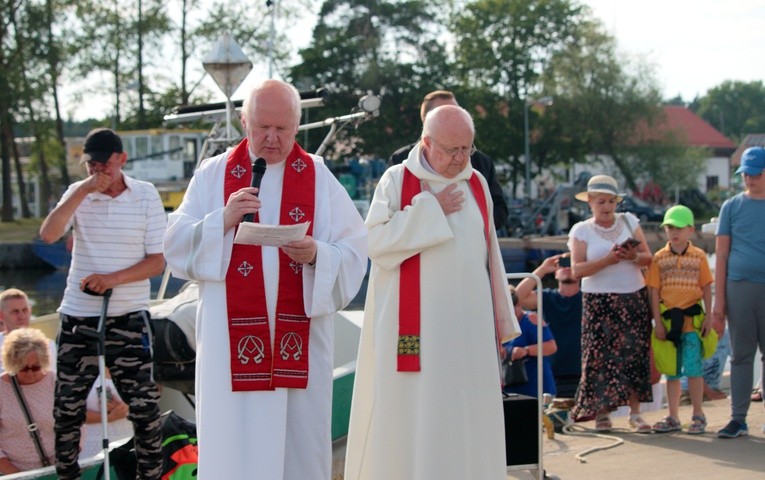 Kąty Rybackie - poświęcenie łodzi rybackich