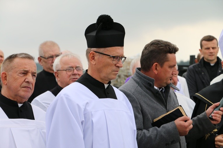 Stara Wrona. Uroczystości pogrzebowe ks. kan. Wawrzyńca Ulanowskiego