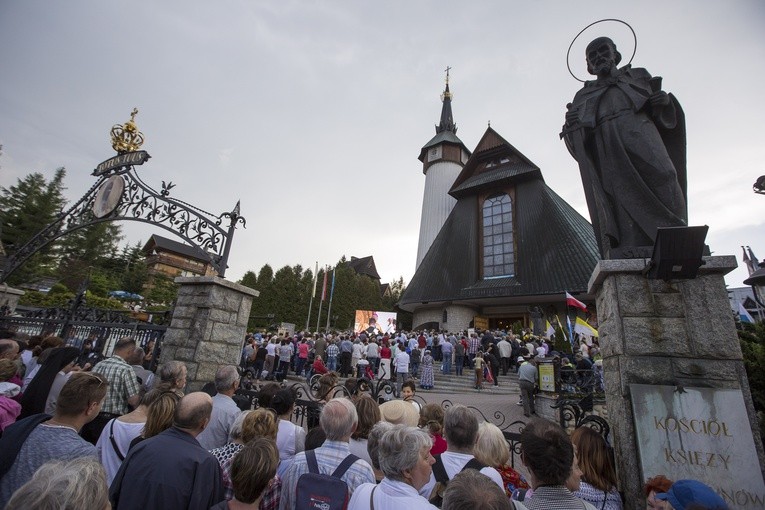 Sanktuarium na Krzeptówkach w obiektywie