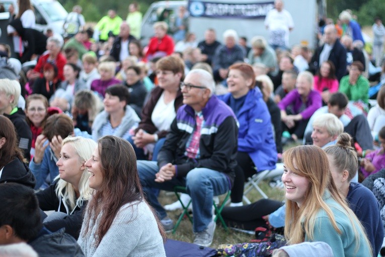 Pielgrzymka. Apel Jasnogórski w Wierzchowisku