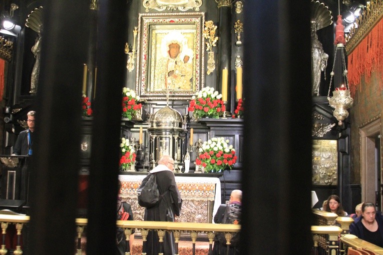 Pielgrzymka. W kaplicy Matki Bożej