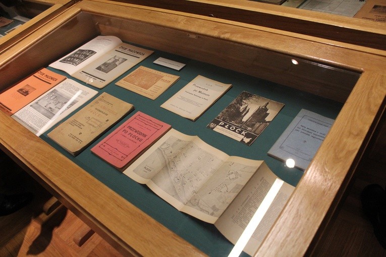 Wystawa kolekcjonerów płockich