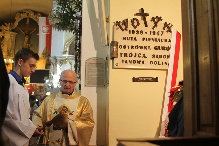 Poświęcenie tablicy wołyńskiej w Płocku
