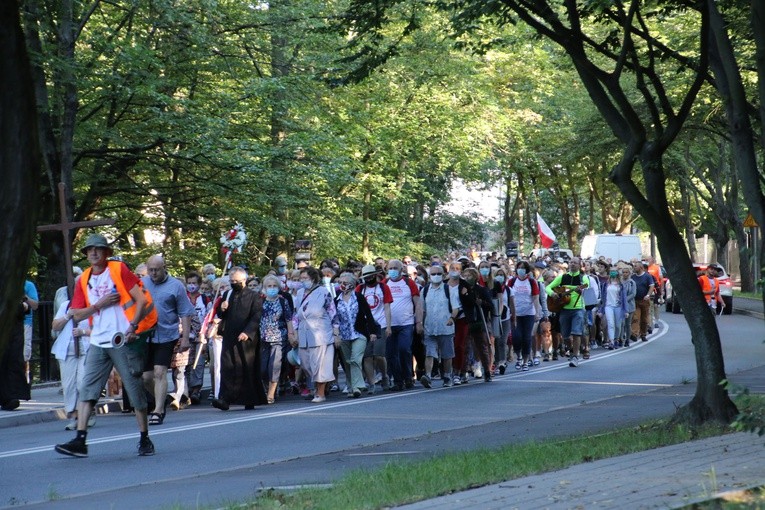 Pielgrzymka z Płocka na Jasną Górę. Cz. 2.