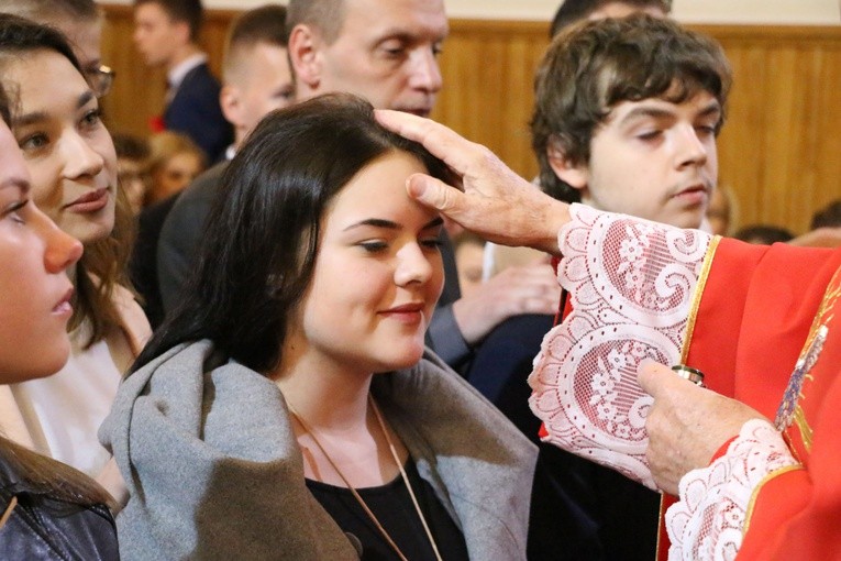 Bierzmowanie w makowskiej farze