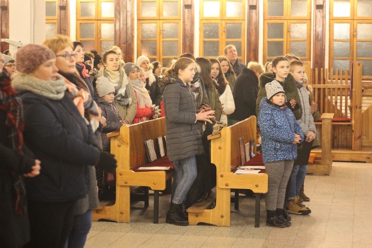 Łąck. Nawiedzenie w parafii św. Walentego w Korzeniu