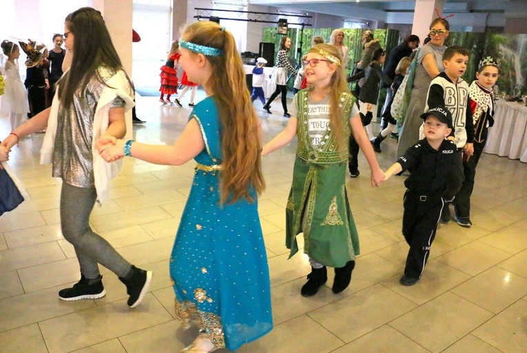 Bal karnawałowy