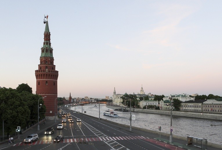 Drony uderzyły w budynki mieszkalne w Moskwie, co najmniej jedna osoba ranna