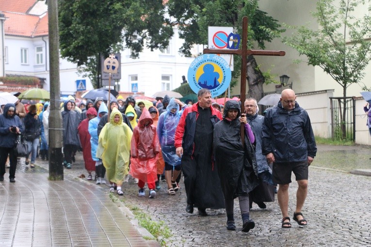 Pielgrzymka na Jasną Górę. Wyjście z Płocka cz. 2